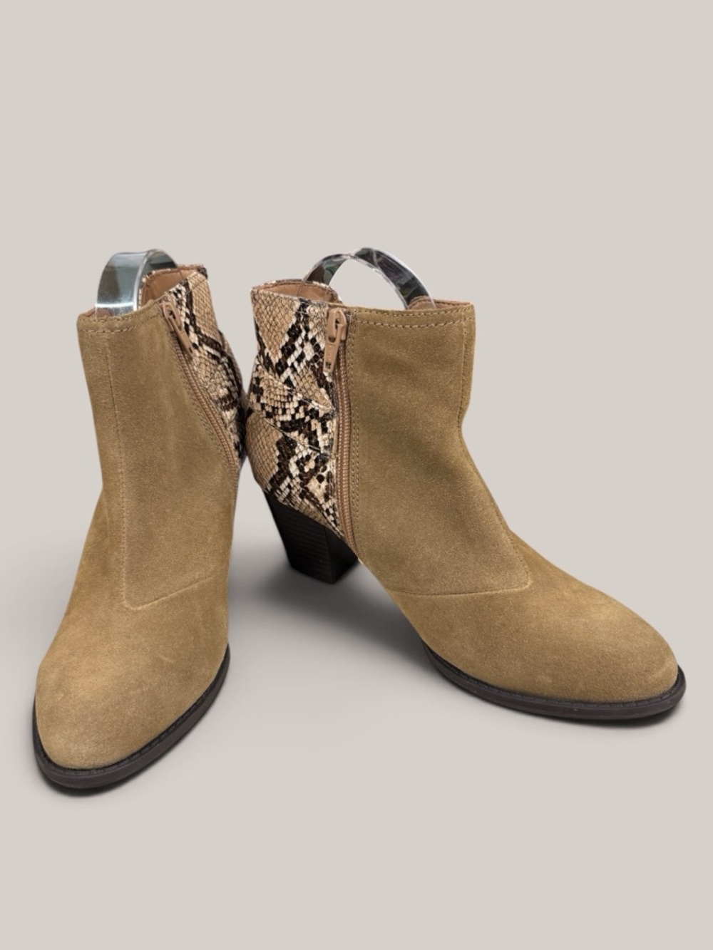 VIONIC Naomi Suede Snake-Print Ankle Boot Size 7 - Picture 11 of 11